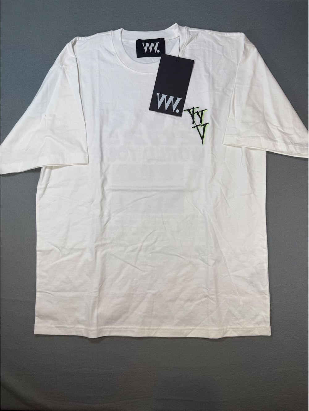 VVV The Brand World Tour TEE - Off white NWT